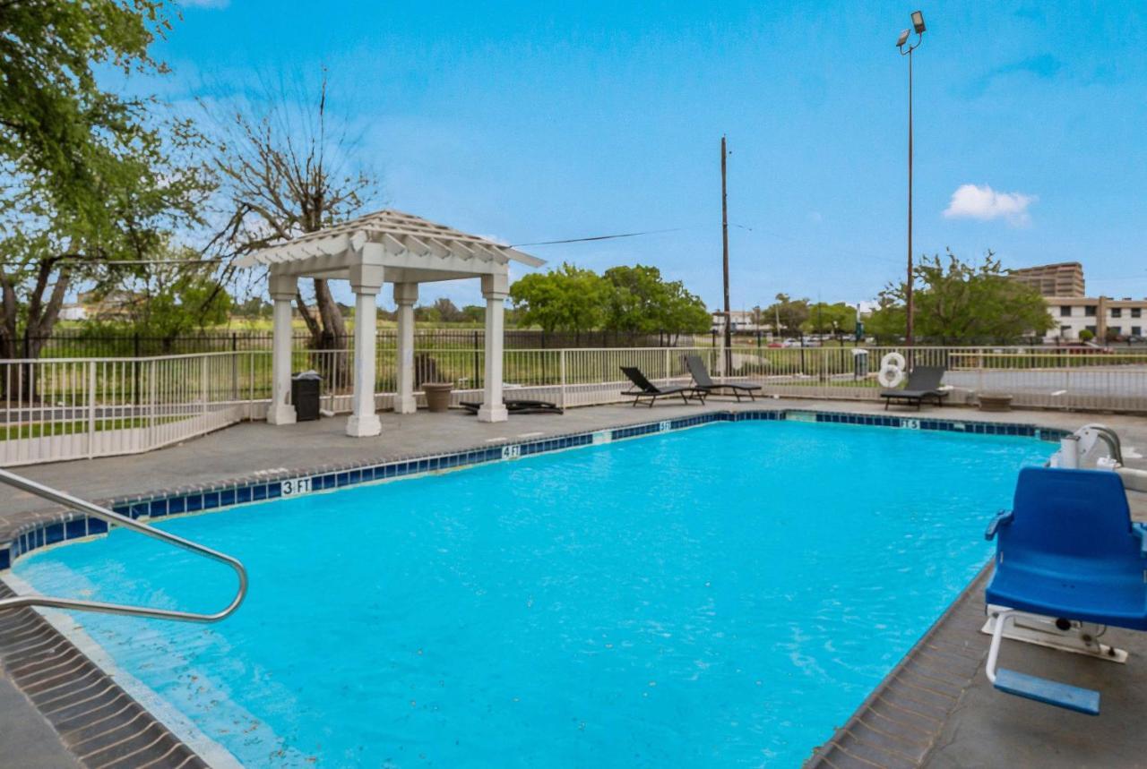 Motel 6-Dallas, Tx - Market Center Kültér fotó