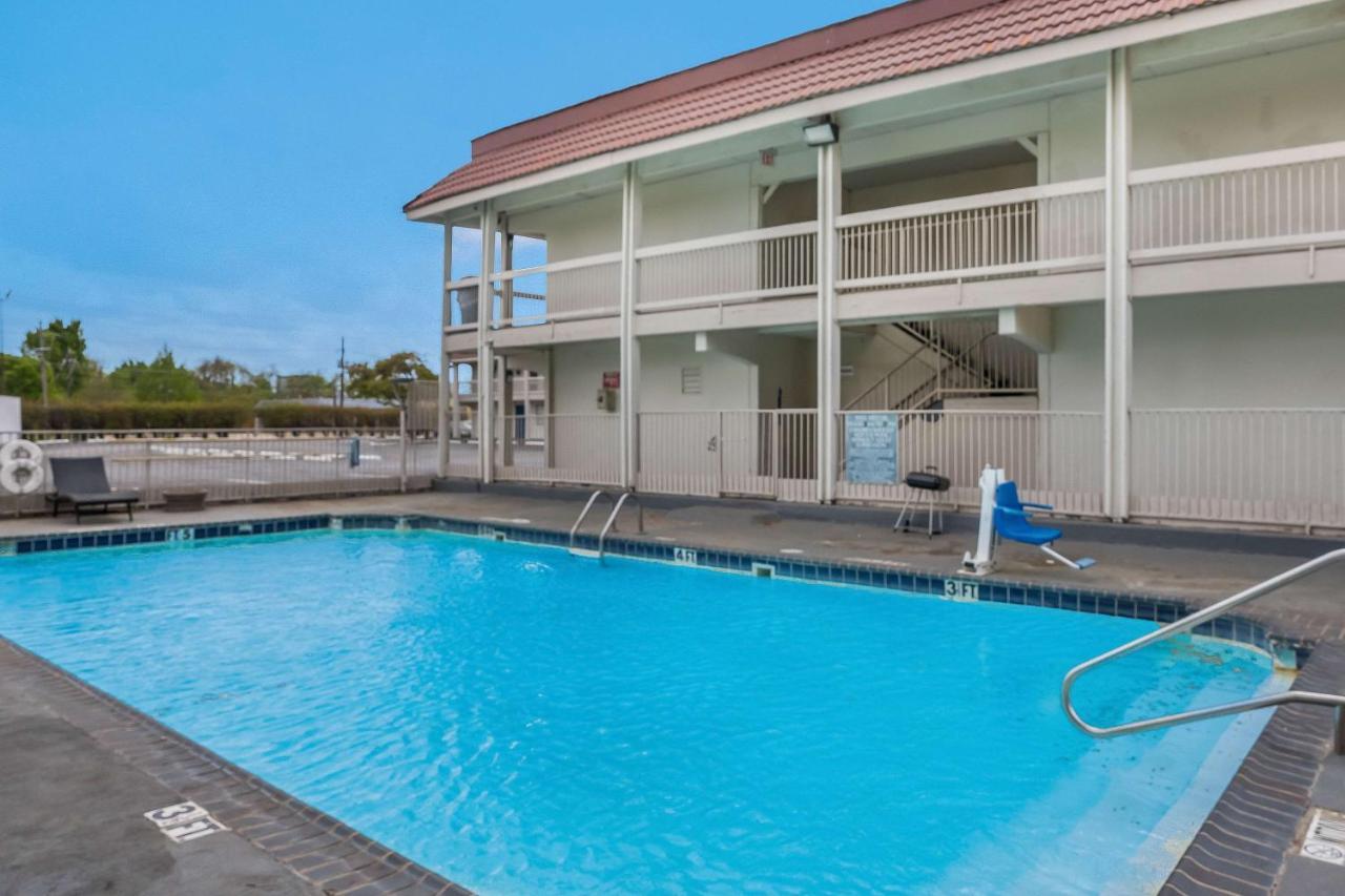 Motel 6-Dallas, Tx - Market Center Kültér fotó