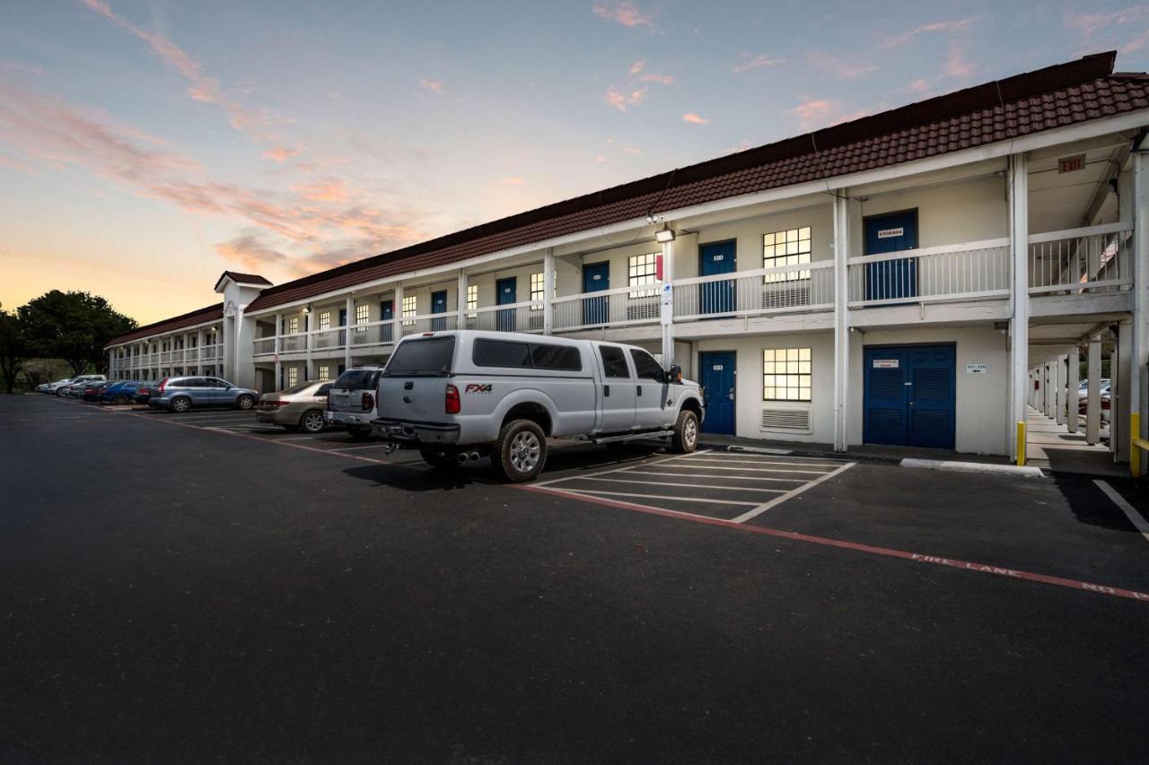 Motel 6-Dallas, Tx - Market Center Kültér fotó