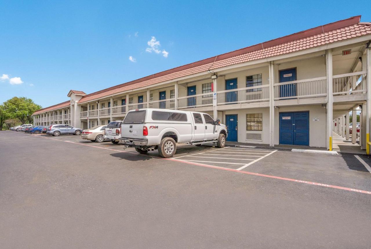 Motel 6-Dallas, Tx - Market Center Kültér fotó