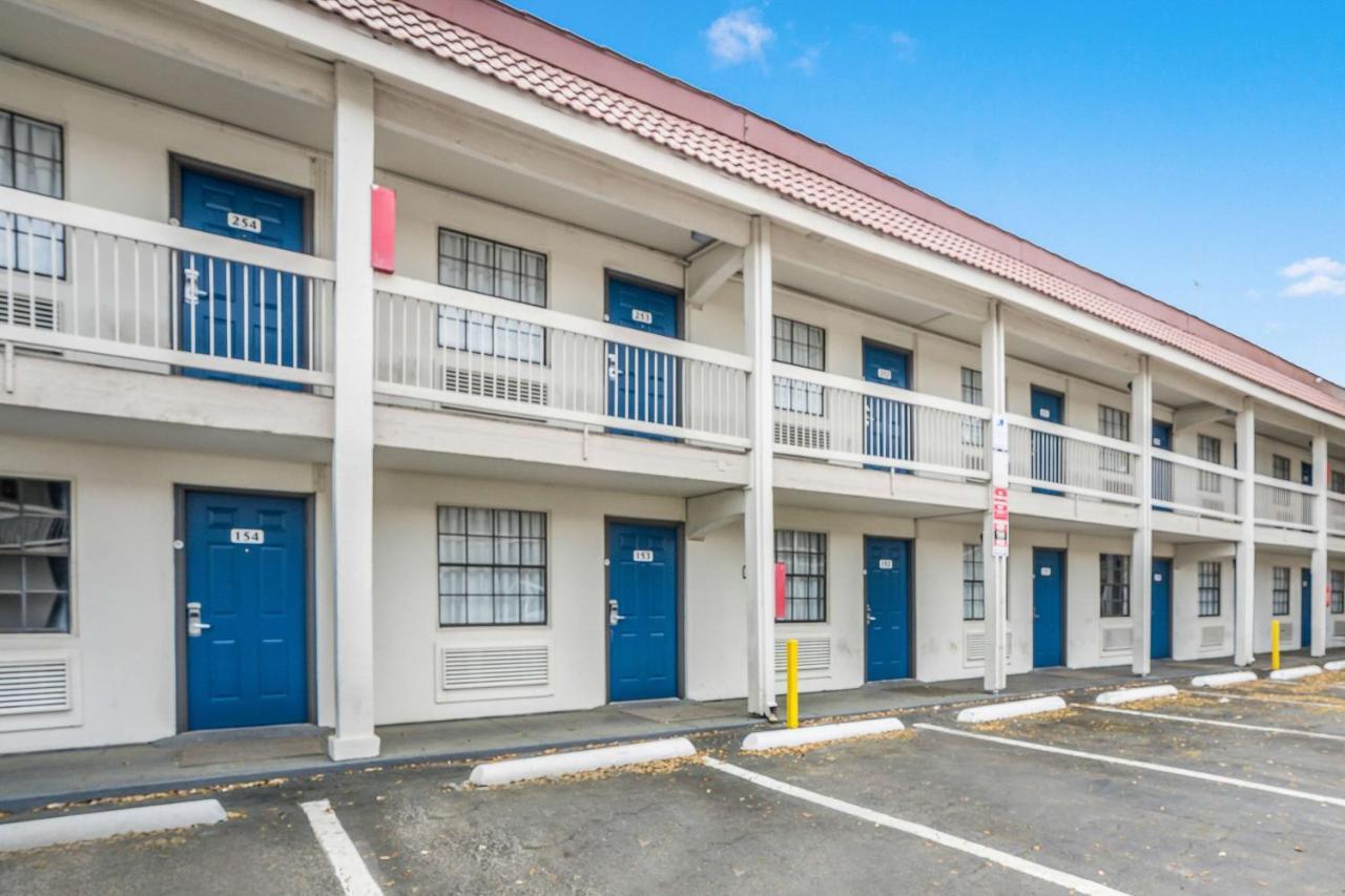 Motel 6-Dallas, Tx - Market Center Kültér fotó