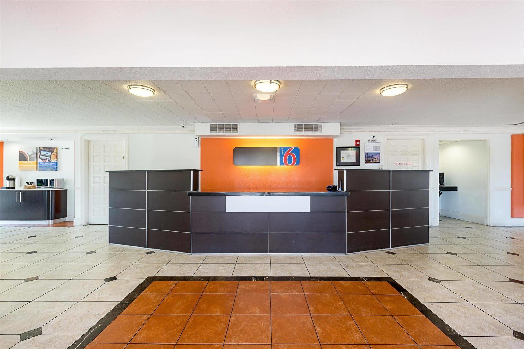 Motel 6-Dallas, Tx - Market Center Kültér fotó