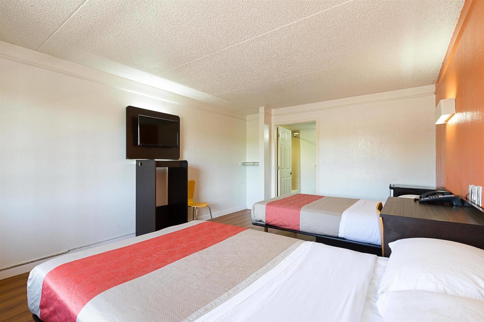 Motel 6-Dallas, Tx - Market Center Kültér fotó