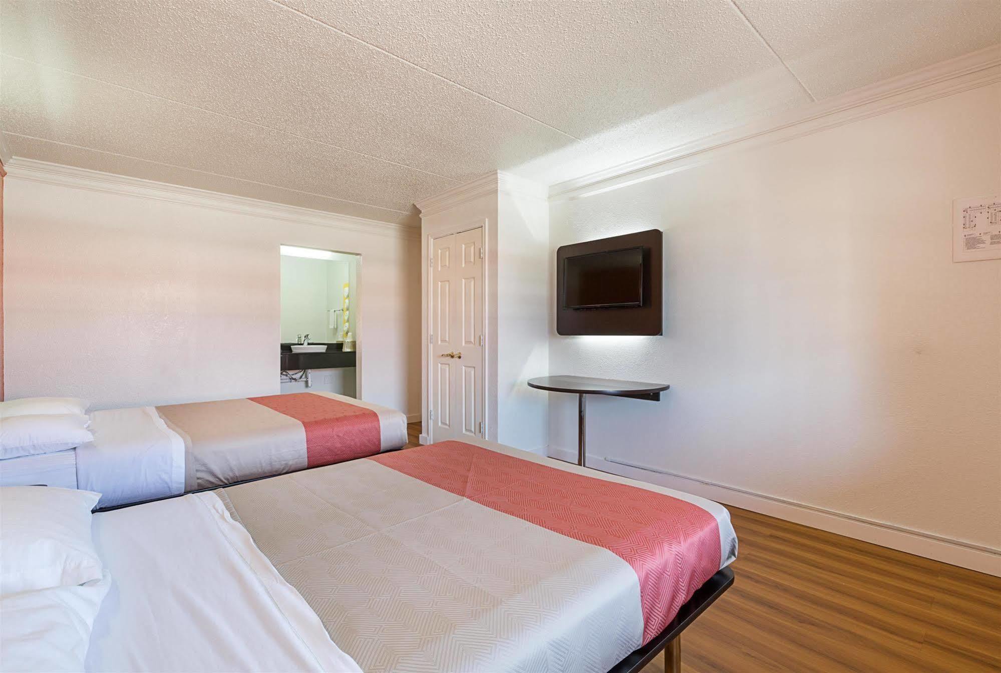 Motel 6-Dallas, Tx - Market Center Kültér fotó