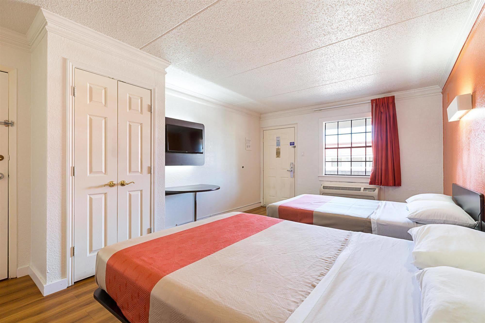 Motel 6-Dallas, Tx - Market Center Kültér fotó