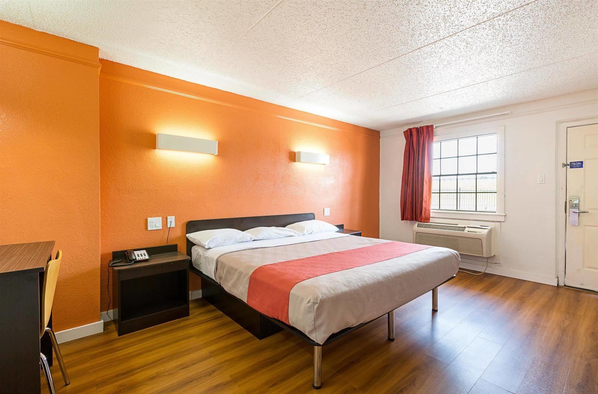 Motel 6-Dallas, Tx - Market Center Kültér fotó